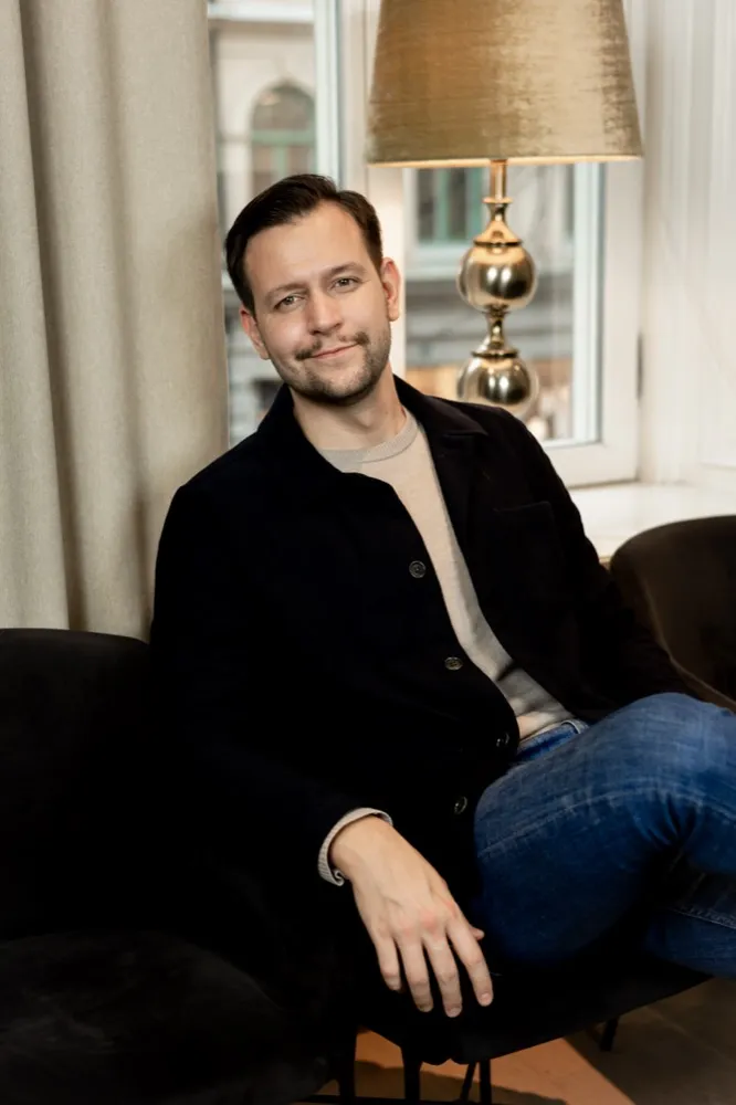Sebastian, CMO